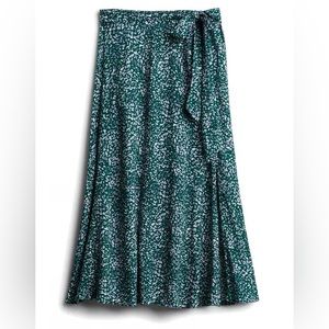 Midi skirt with slit